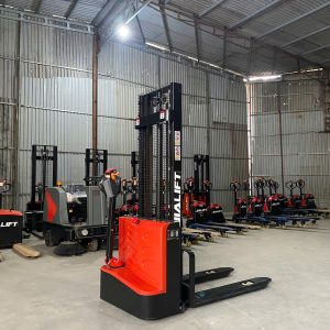 xe nâng CL1530JB
