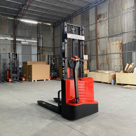 Xe nâng điện Stacker 1,5 Tấn CL1530JB