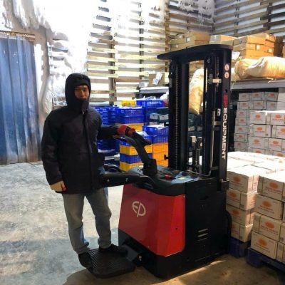 xe nâng điện EP trong kho lạnh 